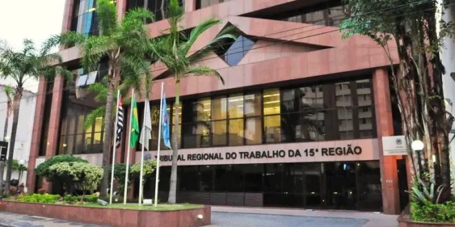 Pobre do trabalhador: empresas patrocinam evento do TRT enquanto respondem a processos