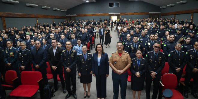 Governadora Mailza participa de solenidade que reconhece e promove 60 militares da segurança pública do Acre