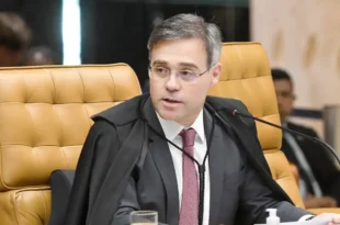 Mendonça invadiu competência de Lula, analisa AGU