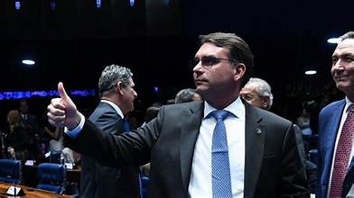 Saiba quem é o ex-sócio que ameaça implodir toda a bandalheira de Flávio Bolsonaro