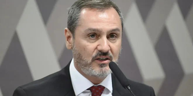 11 diretores da PF declaram ‘total apoio’ a Andrei Rodrigues e colocam cargos à disposição após interferência de Mendonça