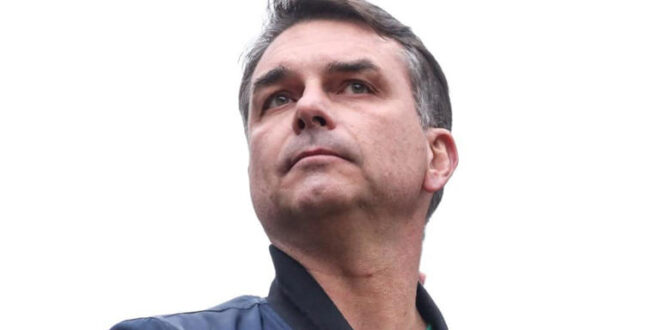 Esquema da loja de chocolates de Flávio Bolsonaro volta à tona com segredos revelados por ex-sócio; relembre