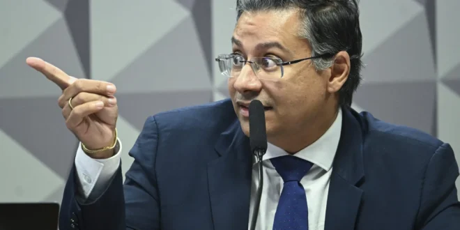 Coisas de Mendonça: afasta chefe da PF e manda soltar homem de confiança do Careca do INSS