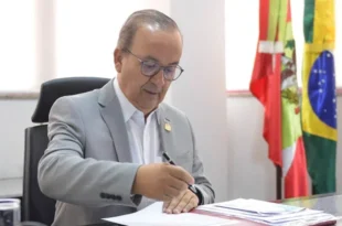 É extrema direita, estúpido: repasses do governo de SC a empreiteira investigada aumentam 4.457% na gestão Jorginho Mello