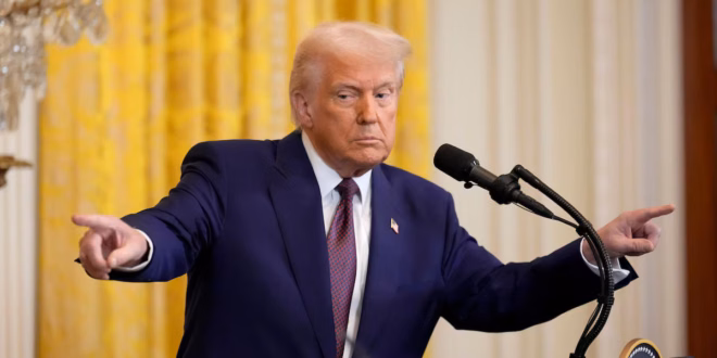 Banho de água fria: Trump abandona Flávio e diz que não vai se envolver na questão interna do Brasil