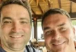 Flávio Bolsonaro tem dublê de Zélia e cover de PC Farias