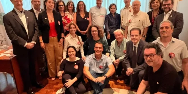 “Contra a barbárie”: professores da USP lançam manifesto em apoio a Lula