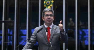 Randolfe propõe prisão por assédio eleitoral e multa de até 20% do faturamento de empresas