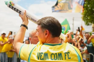 Aliado das milícias: Flávio defendeu milícias e atacou juízas que enfrentaram policiais criminosos