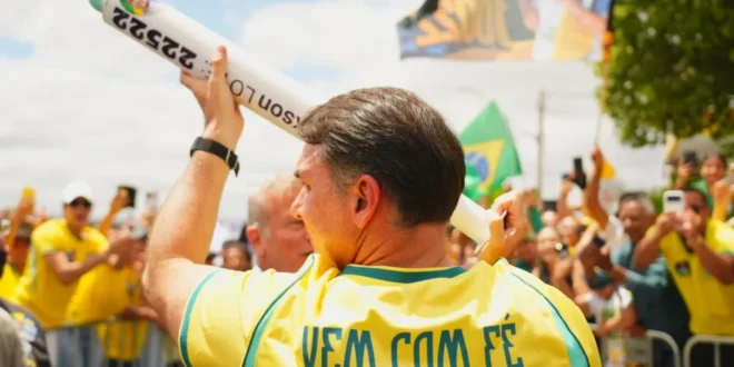 Aliado das milícias: Flávio defendeu milícias e atacou juízas que enfrentaram policiais criminosos