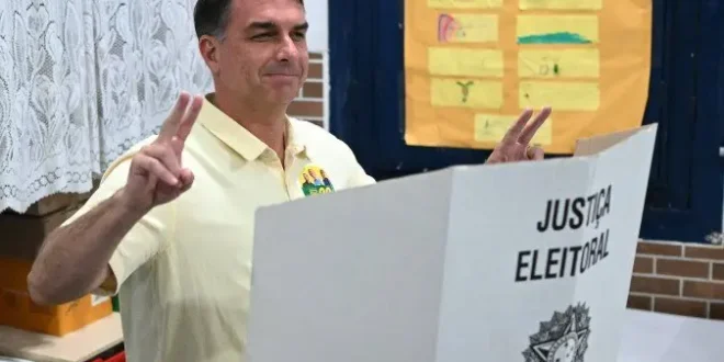 Aprenda a votar ou se lasque: Flávio prepara pacote antitrabalhista e planeja revogar medidas de Lula