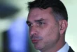 Flávio Bolsonaro que apoiou turismo sexual, usa táticas de manipulação e intimidação comuns em abusadores