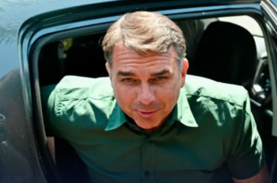 Enrolado até o pescoço: Flávio Bolsonaro torna-se alvo de novo inquérito, na Polícia Federal