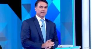 É pilantragem que fala? Flávio Bolsonaro também pediu prorrogação da votação; agora, alega manobra