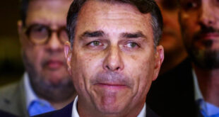Aprenda a votar ou se lasque: campanha de Flávio se mobiliza para impedir fim da escala 6×1 no Senado