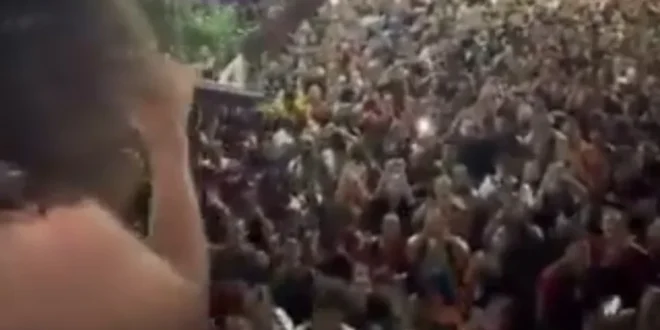 Estudantes de todo Brasil mantêm manifestações de rua contra pautas de Flávio Bolsonaro