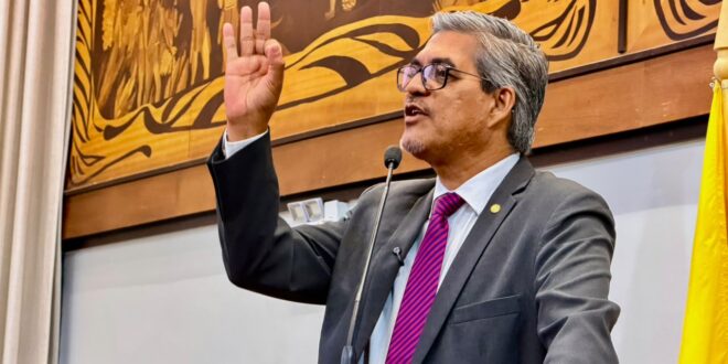 Empresa não honra o compromisso com os barqueiros de Tarauacá e trabalhadores entram em greve, relata Edvaldo