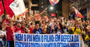 Rapaziada consciente: estudantes ampliam mobilização nas ruas contra Flávio Bolsonaro