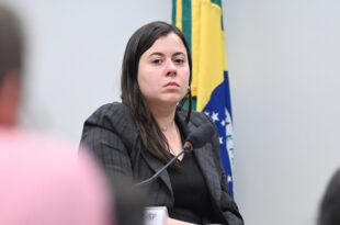 Caso Vorcaro: Sâmia Bomfim pede apuração de possível tráfico de mulheres