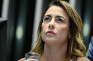 Revista Veja vê a população brasileira como um bando de otários, aponta Soraya Thronicke