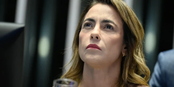 Revista Veja vê a população brasileira como um bando de otários, aponta Soraya Thronicke
