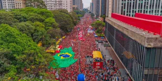 Povo contra a manipulação das big techs: ato pró-Lula foi o maior na história da Avenida Paulista