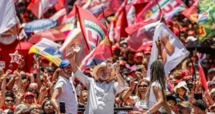 Brasil não será governado por sócios do Banco Master, diz Lula em ato