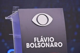 Band mantém debate com Lula e deixará púlpito de Flávio Bolsonaro vazio