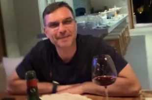 Cada enxadada, uma minhoca: conta offshore ligada a jato de Vorcaro tinha Flávio Bolsonaro como “usuário master”