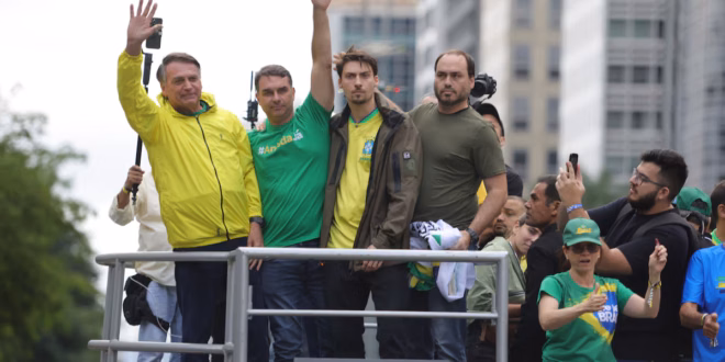 “No Céu da Pátria Nesse Instante”: assista aqui ao documentário sobre golpe dos Bolsonaros